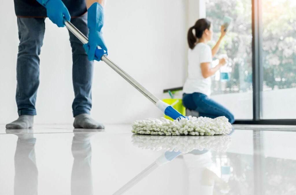A Honeycomb Home Cleaning expert performing a detailed move out cleaning in Granada Hills, CA, demonstrating why we’re the best choice for landlords and tenants. Move Out Cleaning near me.