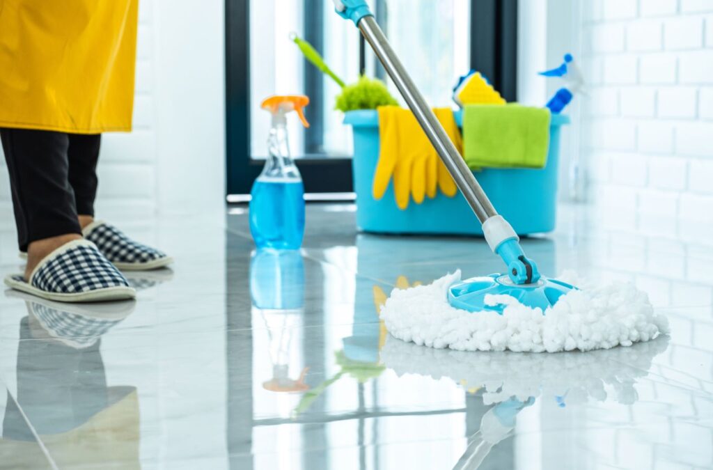 A Honeycomb Home Cleaning expert detailing the reasons to select their move in cleaning services in Granada Hills, CA, emphasizing quality and customer satisfaction. Move In Cleaning near me.